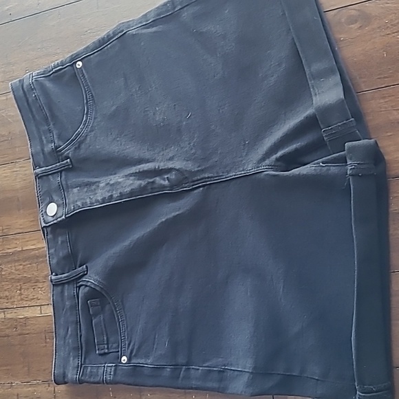 RISEN Black High Rise Rolled Up Shorts size 1XL - Picture 1 of 8